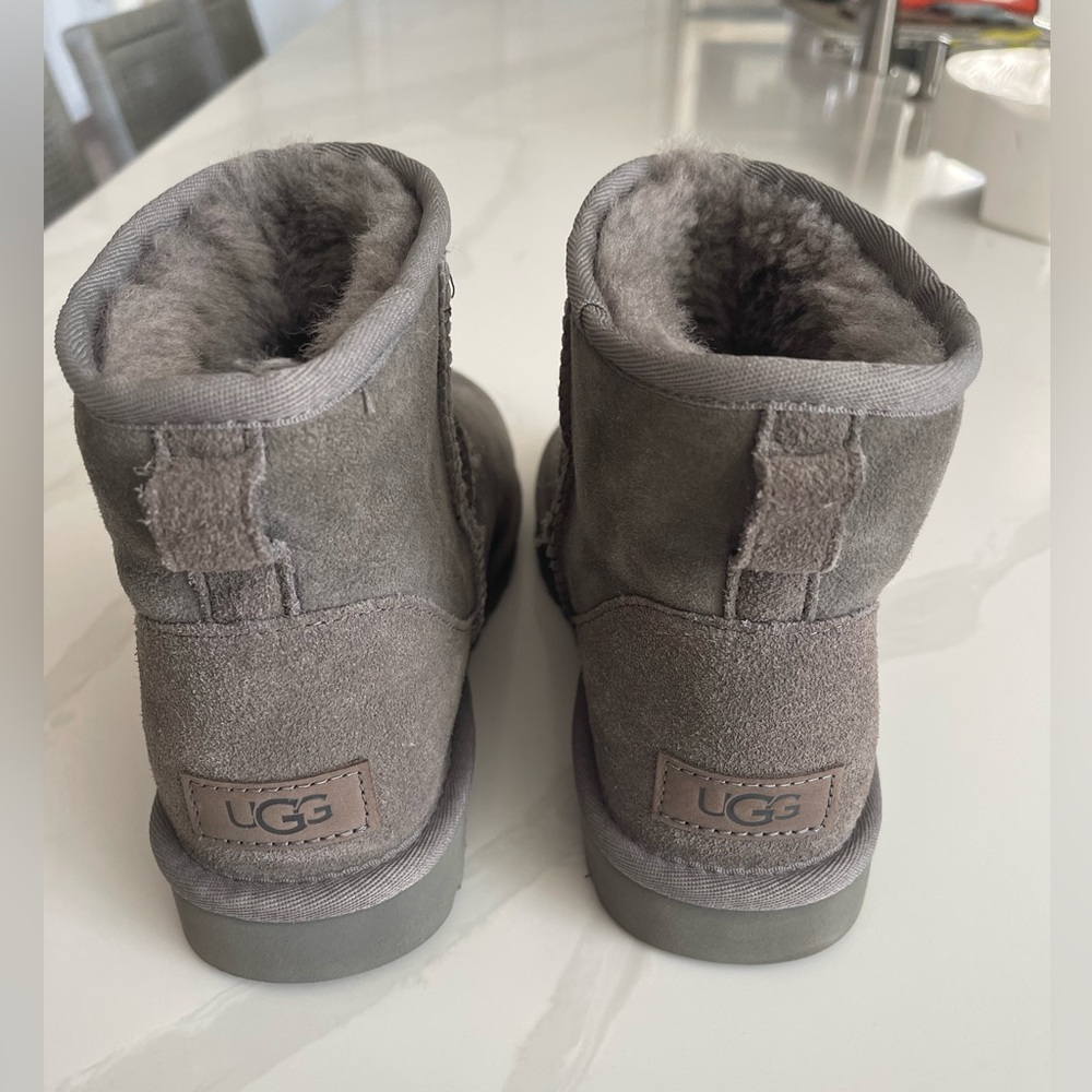 Ugg Classic Mini II Boots in Gray - Picture 4 of 6